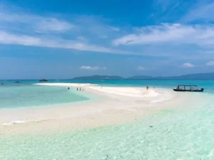 【石垣島/半日】石垣島随一の絶景スポット『幻の島（浜島）』上陸＆シュノーケリングツアー