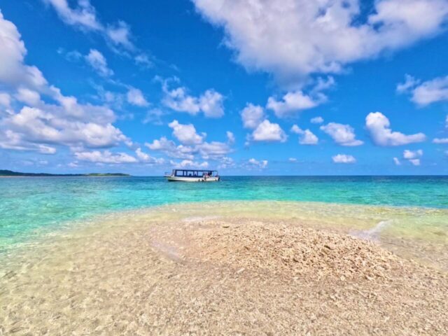 【鳩間島・バラス島/1日】3歳から参加OK！初心者でも安心☆鳩間島散策＆奇跡の島『バラス島』周辺シュノーケル日帰りツアー！＜昼食付き＞（ES-85）