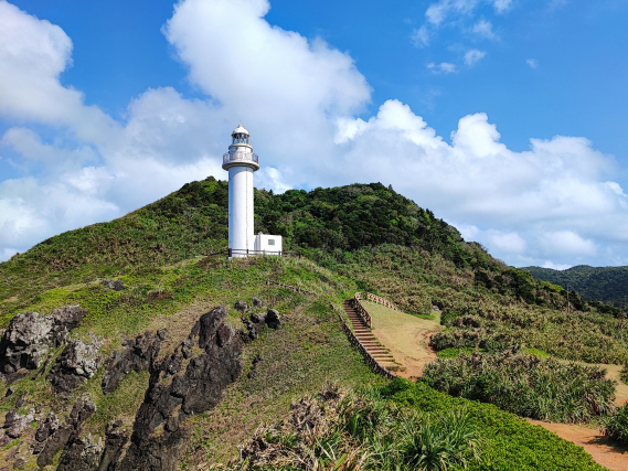 【石垣島/約5時間】島内一周満足コース＜石垣島鍾乳洞→唐人墓→石垣やいま村→御神崎→川平湾→ヤエヤマヤシ群落→玉取崎展望台＞他リクエストもOK！ホテル＆空港送迎付き（ES-40）